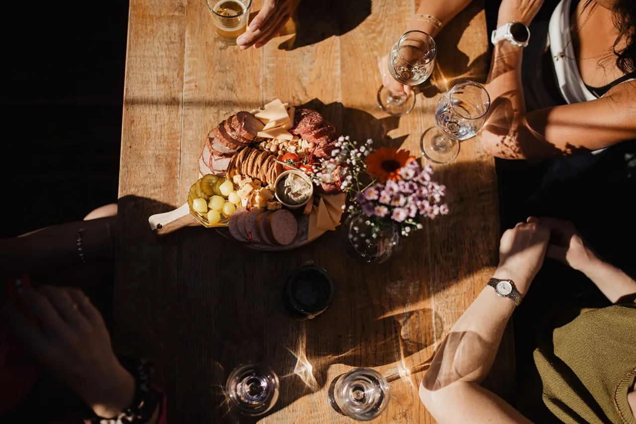 Amsterdamse boot huren amsterdam borrel rederij mokum