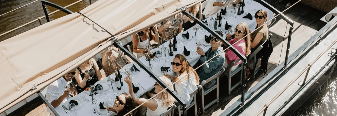 dinner cruise amsterdam, drie gangen diner op boot 3 gangen dinner rederij mokum